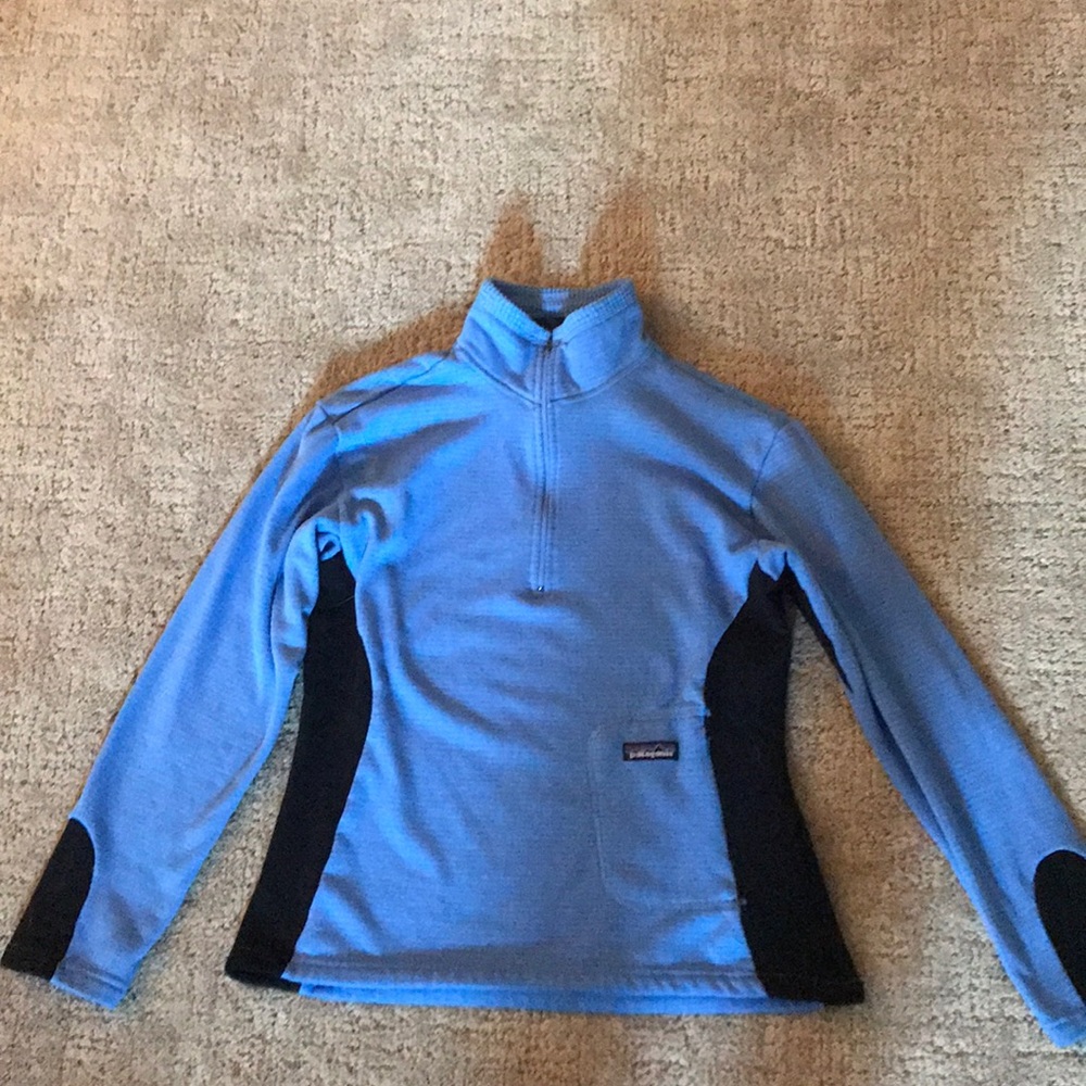 Patagonia Women Small 1/2 zip up